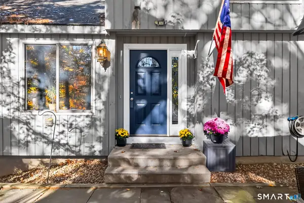 6 Fawnbrook Lane, Simsbury, CT 06070
