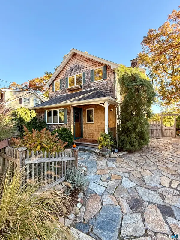 11 Summit Avenue, East Lyme, CT 06333
