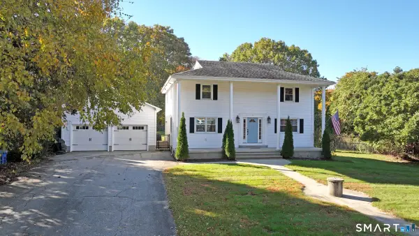 26 Colonial Drive, Waterford, CT 06385