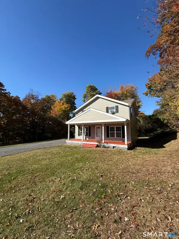 15 Bayberry Lane, Danbury, CT 06811