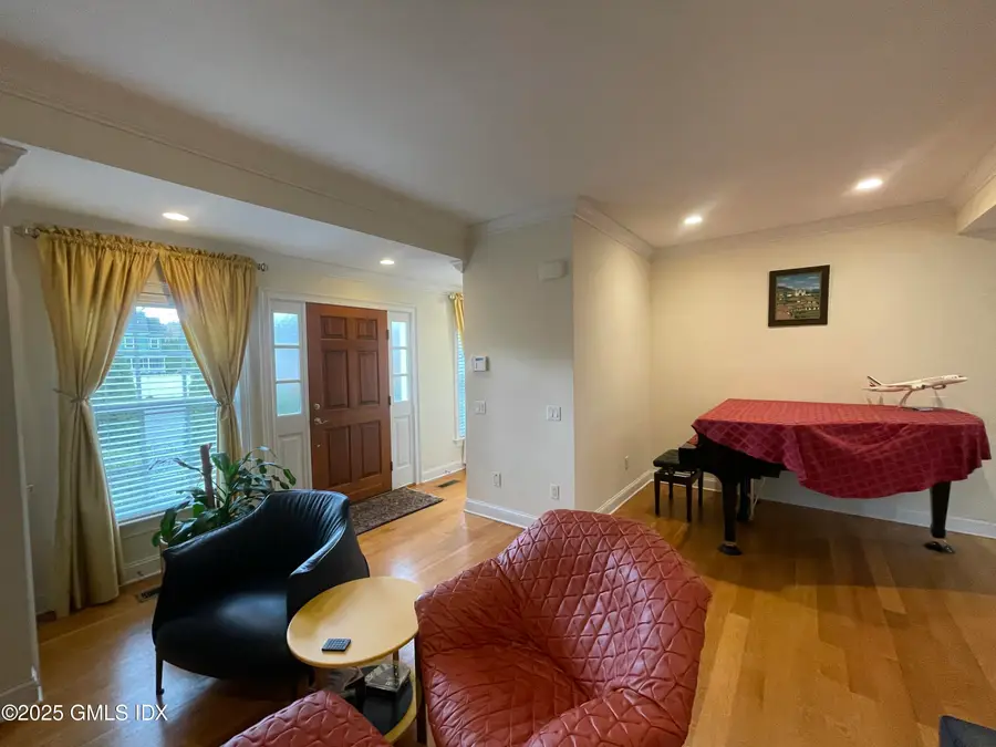 1 Northfield Street #B, Greenwich, CT 06830 - Image #3