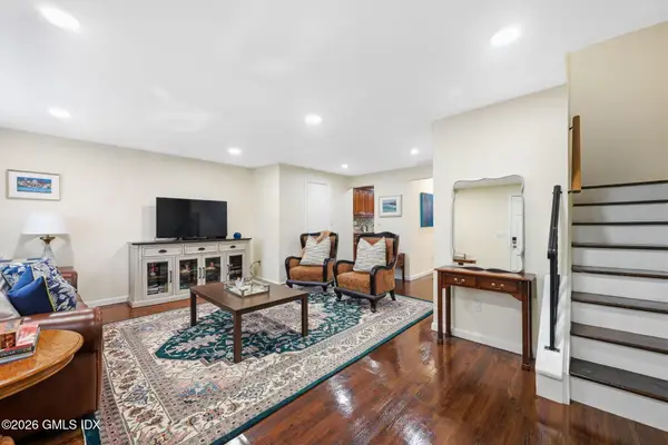 8 Barnstable Lane, Stamford, CT 06907