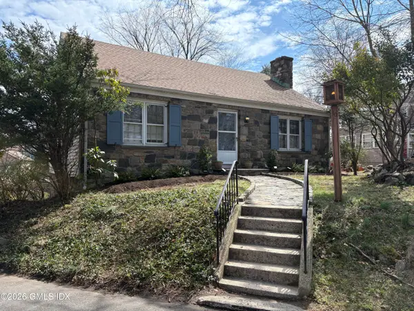 10 Maple Drive, Old Greenwich, CT 06870