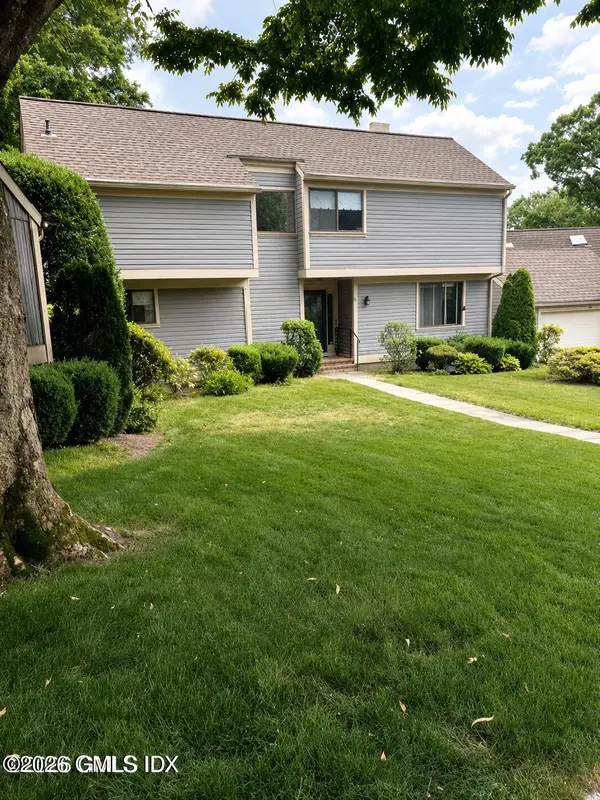 507 W Lyon Farm Drive #507, Greenwich, CT 06831