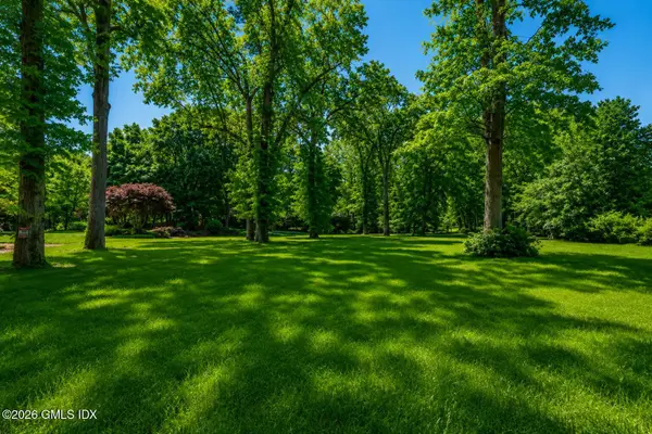 39 Brookridge Drive, Greenwich, CT 06830
