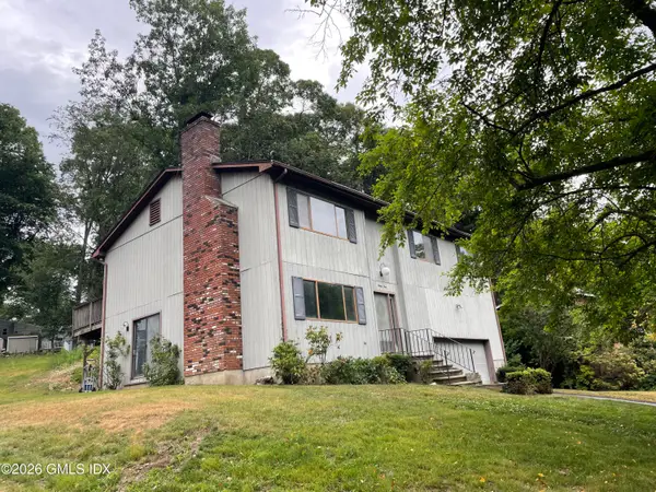 21 Windsor Lane, Cos Cob, CT 06807