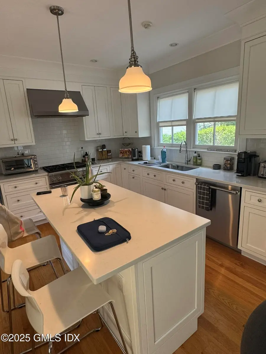 65 Sherwood Place, Greenwich, CT 06830 - #3