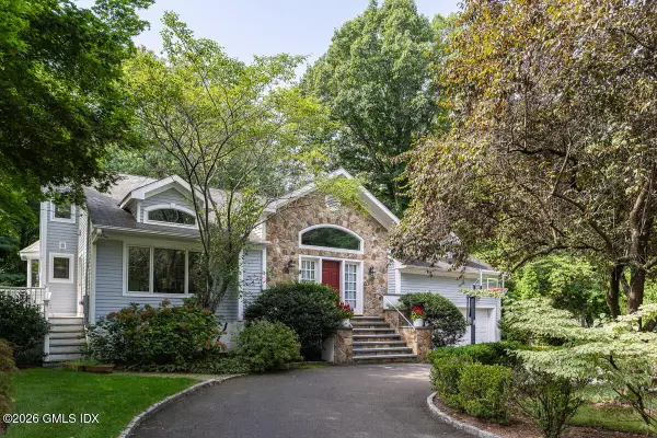 1 Deepwoods Lane, Old Greenwich, CT 06870