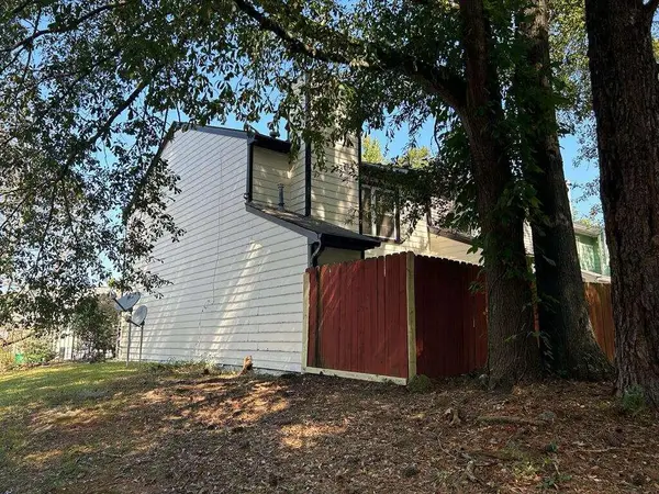 1021 Thornwood Ln Road, Stone Mountain, GA 30083