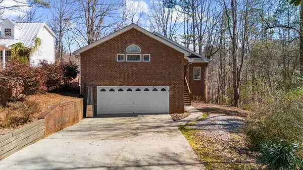 6137 White Oak Drive, Flowery Branch, GA 30542