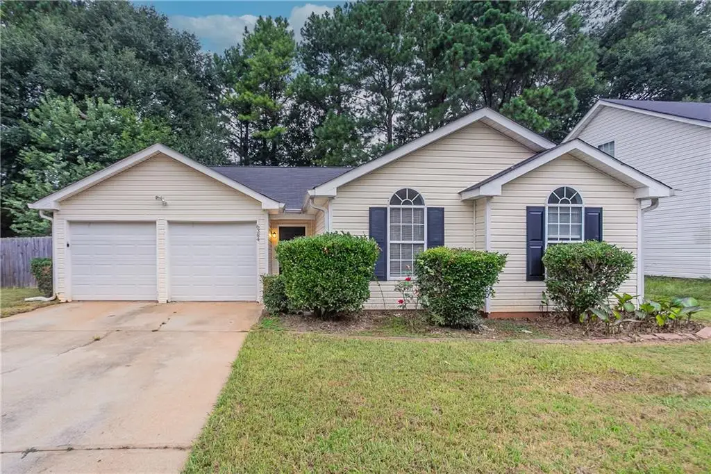 6384 Stonebridge Creek Lane, Lithonia, GA 30058 - Image #1