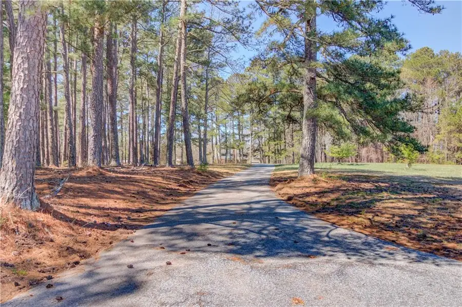 692 W Union Grove Circle, Auburn, GA 30011 - Image #3