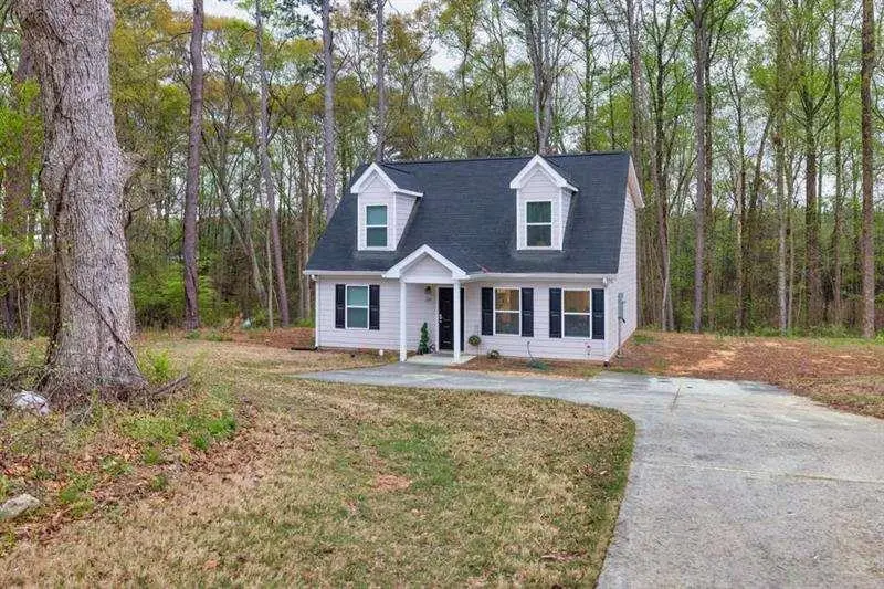 214 Walton Street, Loganville, GA 30052 - Image #2