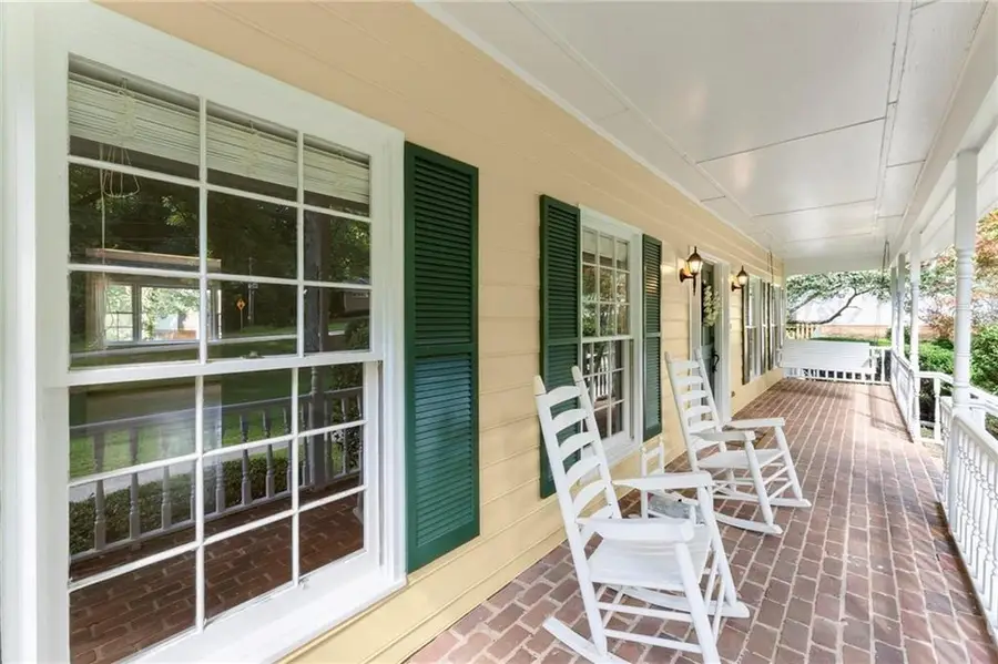 965 Lake Charles Drive, Roswell, GA 30075 - Image #2