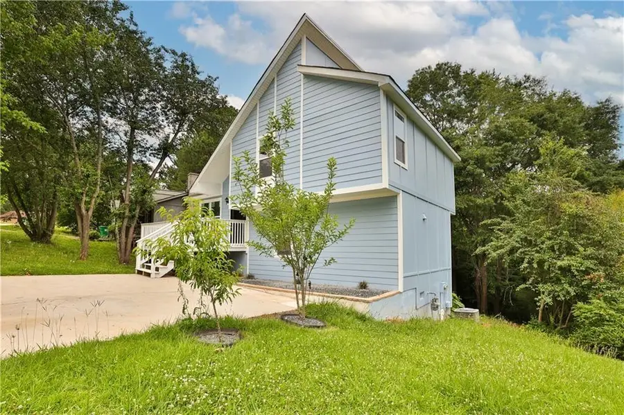 1139 Mainstreet Valley Drive, Stone Mountain, GA 30088 - Image #2