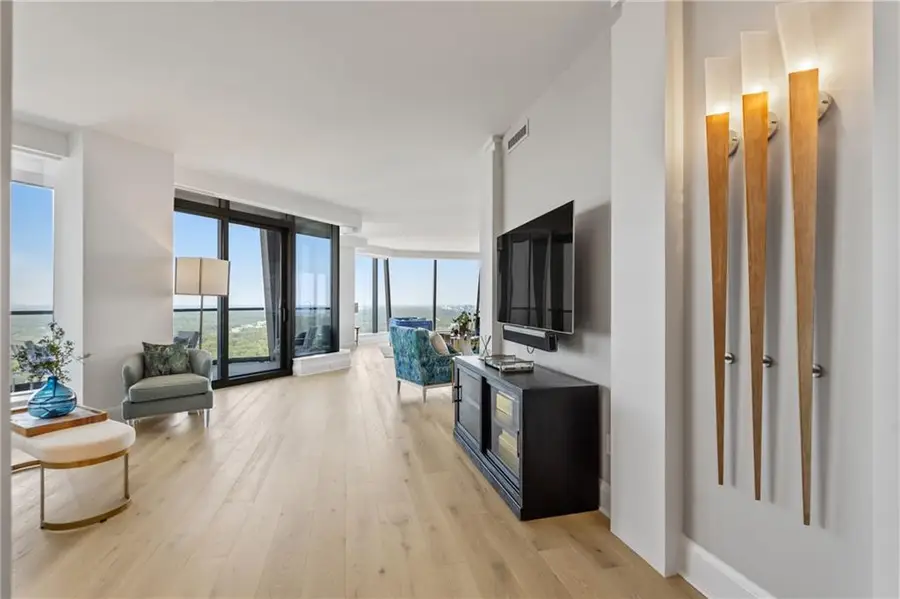 3344 Peachtree Road Ne #4202, Atlanta, GA 30326 - Image #2