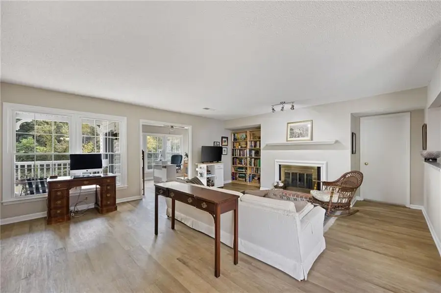 1011 Cannongate Crossing Sw, Marietta, GA 30064 - Image #2