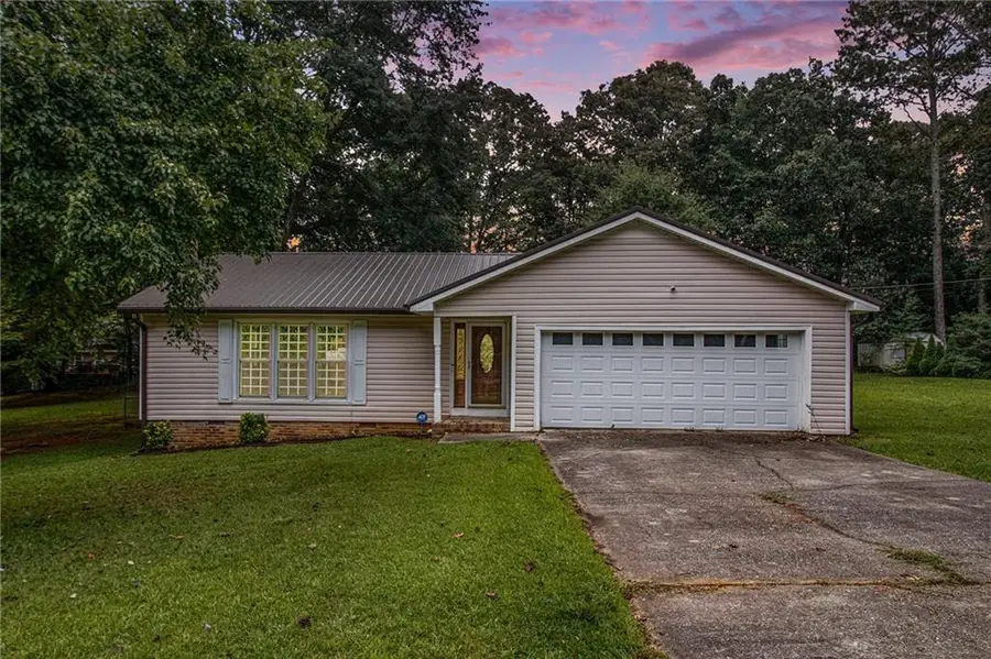 136 Jennifer Lane, Carrollton, GA 30116 - Image #2