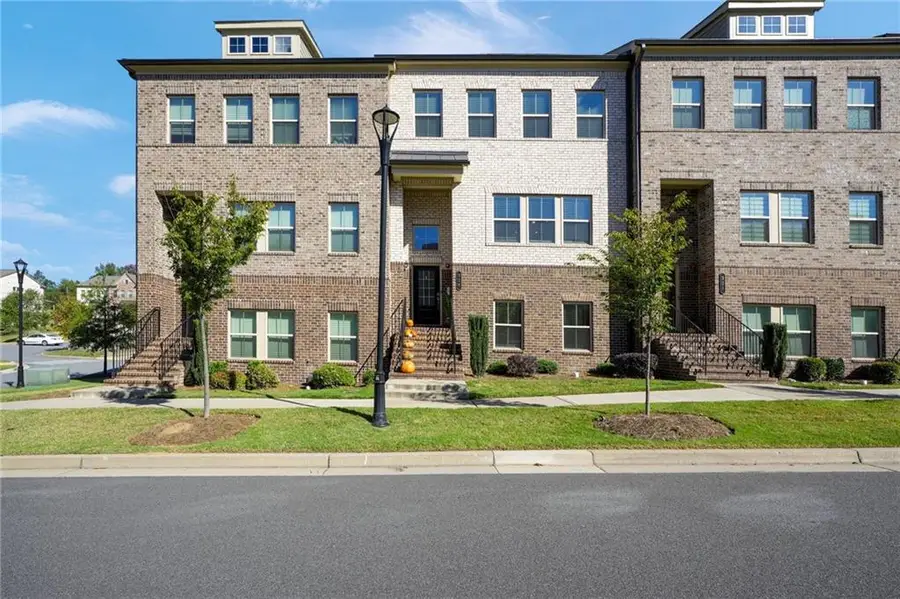 328 Commons Avenue, Woodstock, GA 30188 - Image #2