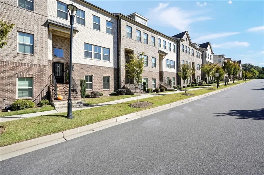 328 Commons Avenue, Woodstock, GA 30188 - Image #3