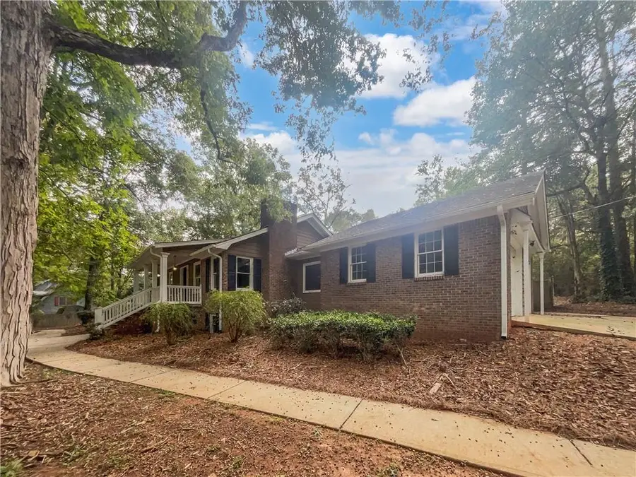 121 Northwoods Road, Sharpsburg, GA 30277 - Image #2