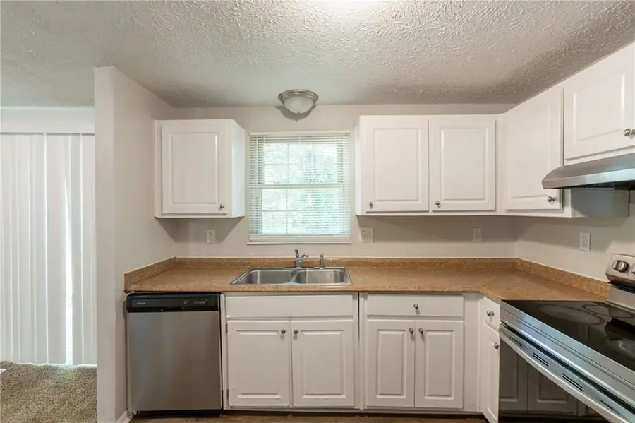 5372 Martins Crossing Road, Stone Mountain, GA 30088 - Image #3