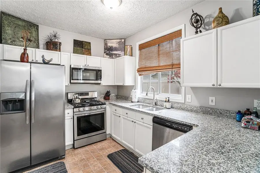 286 Windcroft Circle Nw, Acworth, GA 30101 - Image #3