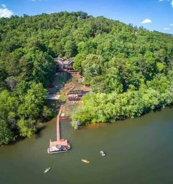 2003 Bend Of The River Road, Hiawassee, GA 30546