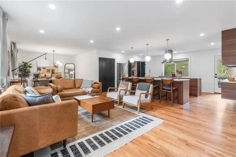 3941 Lake Drive Se, Smyrna, GA 30082 - Image #2