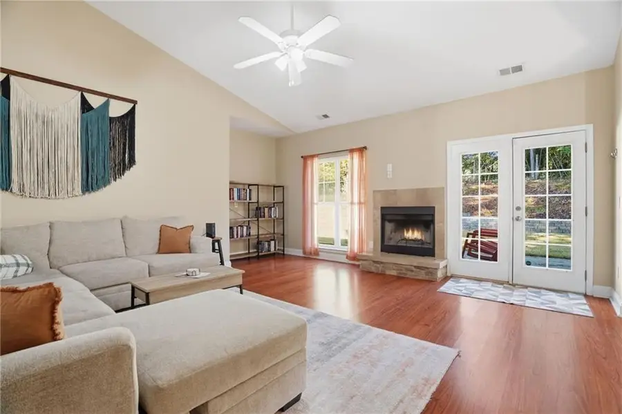 504 E Lake Court, Woodstock, GA 30188 - Image #2