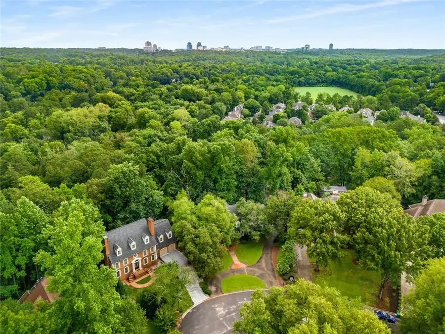 345 W Berwicke Common Ne, Atlanta, GA 30342 - Image #2