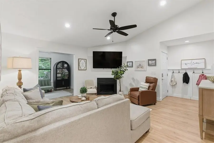 708 Parkaire Crossing, Marietta, GA 30068 - Image #3