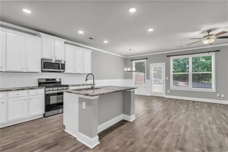 213 Yellowwood Way, Woodstock, GA 30188 - Image #2