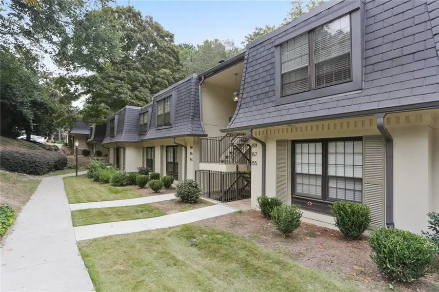 158 Maribeau Square Nw, Atlanta, GA 30327 - Image #2