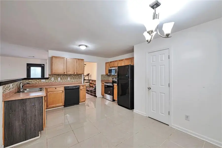 7161 Laurel Creek Drive, Stockbridge, GA 30281 - Image #3