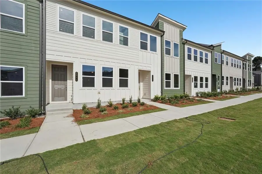 1556 Bryson Drive Nw, Atlanta, GA 30318 - Image #2