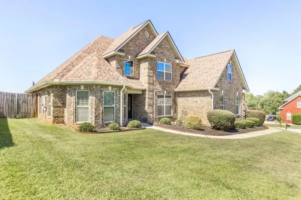 402 Charlotte Drive, Bonaire, GA 31005