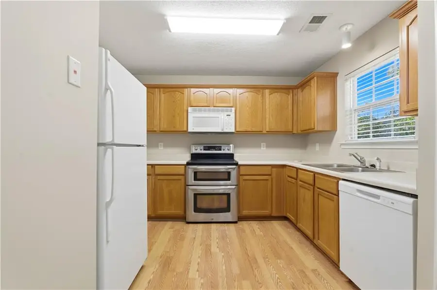 531 Fox Creek Crossing, Woodstock, GA 30188 - Image #3