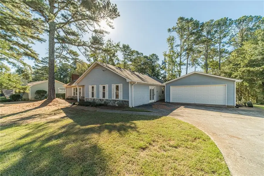 801 Greenwood Trail Se, Conyers, GA 30094 - Image #2