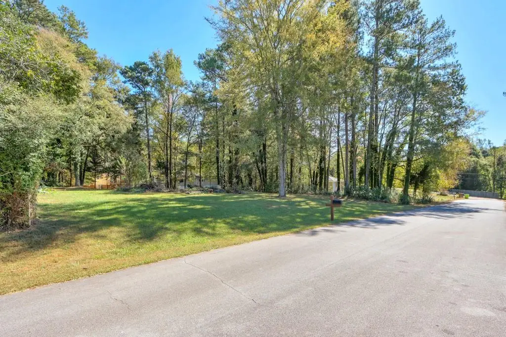 109 Greenwood Dr, Stockbridge, GA 30281 - Image #1