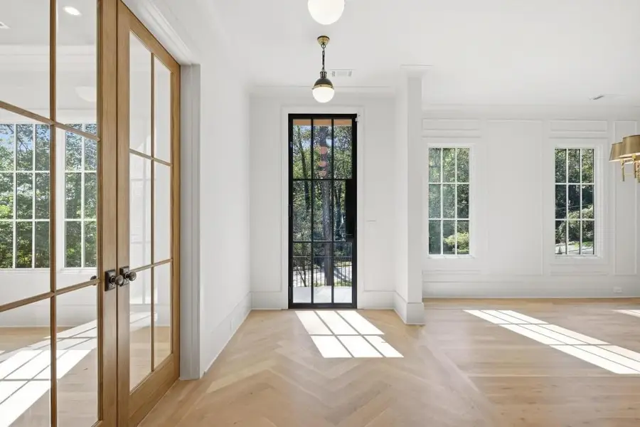 3568 Cloudland Drive Nw, Atlanta, GA 30327 - Image #3