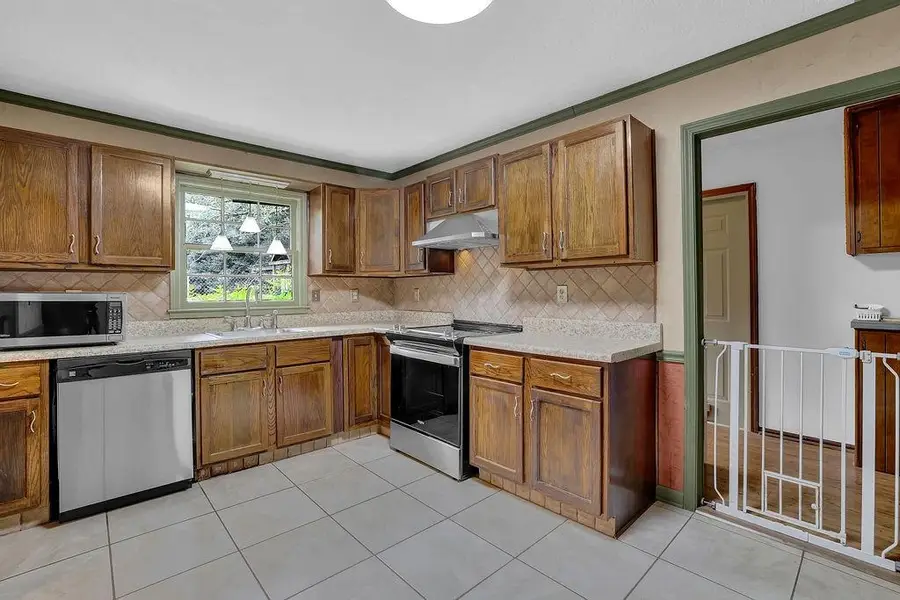 248 Kettlewood Drive Sw, Lilburn, GA 30047 - Image #3