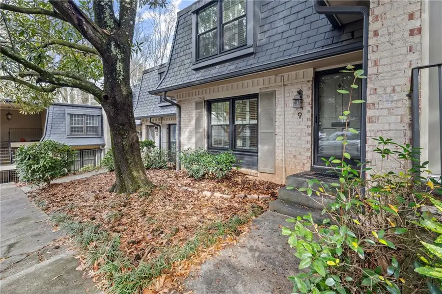 9 Vista Square Nw, Atlanta, GA 30327 - Image #2