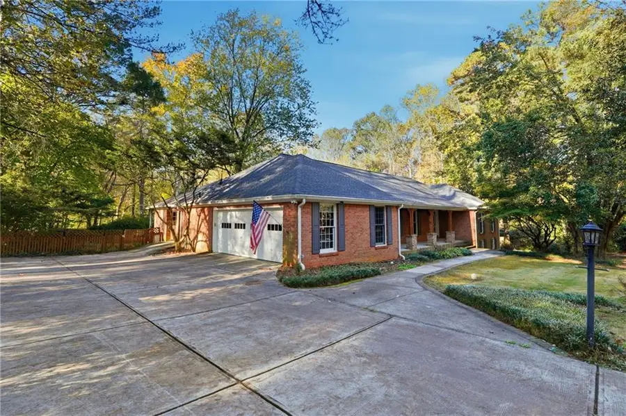 4740 Nantucket Drive Sw, Lilburn, GA 30047 - Image #2