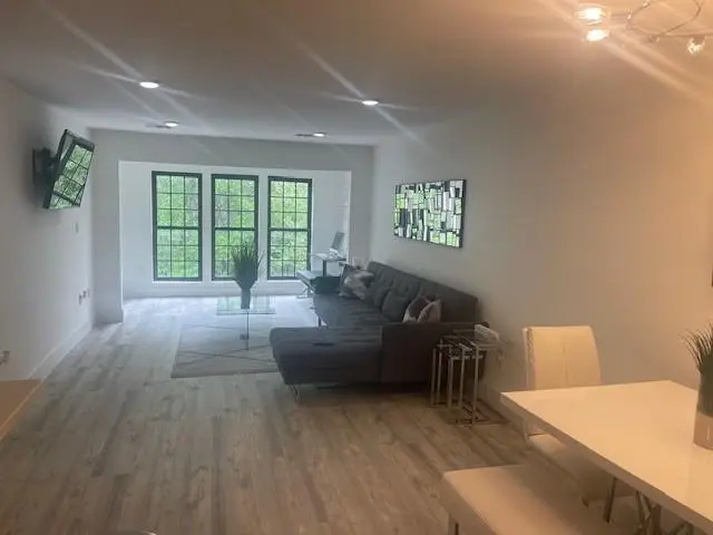 24208 Plantation Drive Ne, Atlanta, GA 30324 - Image #1