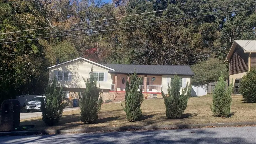 975 Ridgedale Drive, Lawrenceville, GA 30043 - Image #2