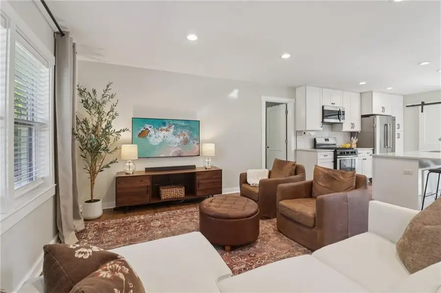 984 Valley Drive Se, Smyrna, GA 30080 - Image #2