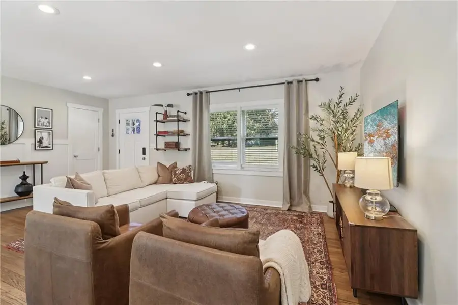 984 Valley Drive Se, Smyrna, GA 30080 - Image #3