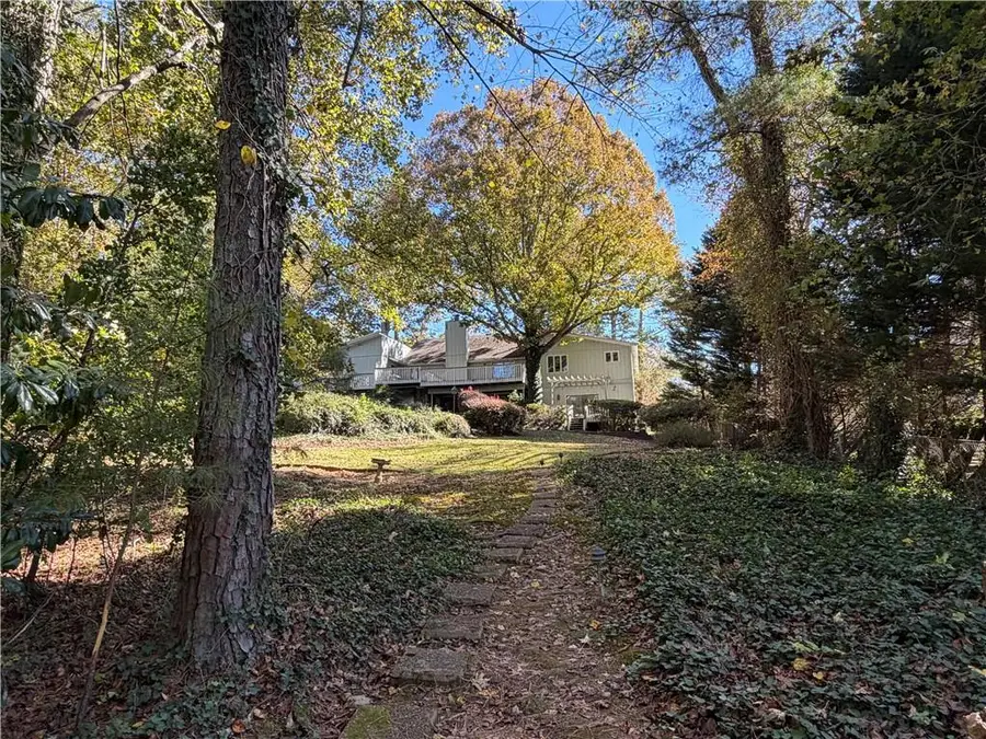 1040 Wordsworth Drive, Roswell, GA 30075 - Image #2