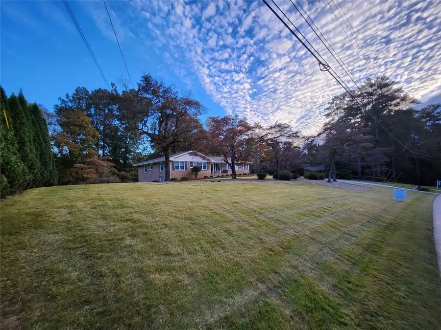 1554 Cooper Lake Road Se, Smyrna, GA 30082 - Image #2